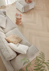 Floer-Walvisgraat-PVC-vloer-Zwaardvis-Zand-woonkamer