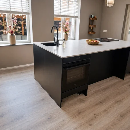 Floer-Hybrid-Laminate-City-Paris-Light-Brown-Oak-interieur-1
