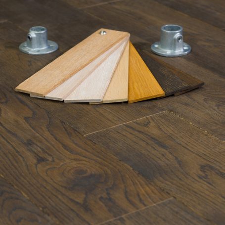 floer-oak-parquet-carbon-black-oiled-Floer-eiken-lamel-parket-houten-vloer-Carbon-Zwart-Geolied-detail-zijkant