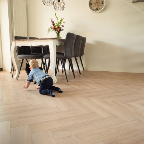 Gaps in a laminate floor: Factors and Solutions