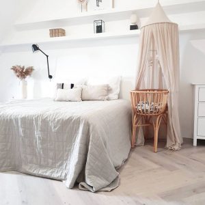 Floer-Whalebone-Vinyl-Cetus-Cream-bedroom-interior 