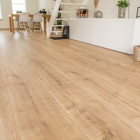 Floer-Country-House-Laminate-wide-Untreated-Oak-how-to-install-extra-wide-laminate