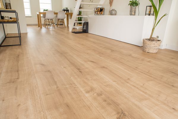 Floer-Country-House-Laminate-wide-Untreated-Oak-how-to-install-extra-wide-laminate