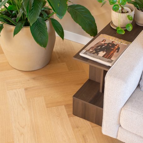 Floer-Hybrid-Wood-Herringbone-floor-Natural-Oak-product-1