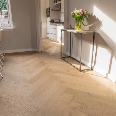 Floer-Hybrid-Wood-Herringbone-Floor-Pure-Oak-3