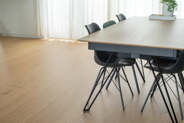 Floer-Hybrid-Wood-floors-Pure-Oak-Subtle-home-decoration-12