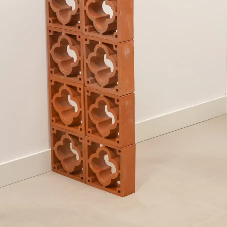 Floer-Terracotta-Room-Divider-Clover-Product-Atmosphere-Perspective