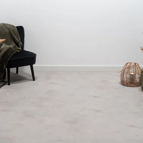 Floer-Tile-Vinyl-Concrete-look-Light-grey-ambience-front