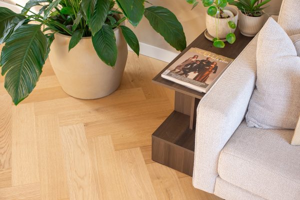 Floer-Hybrid-Wood-Herringbone-floor-Natural-Oak-Interior-2
