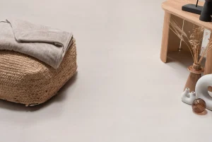 Floer-Tile-Vinyl-Concrete-Look-Sand-ambience-close-up