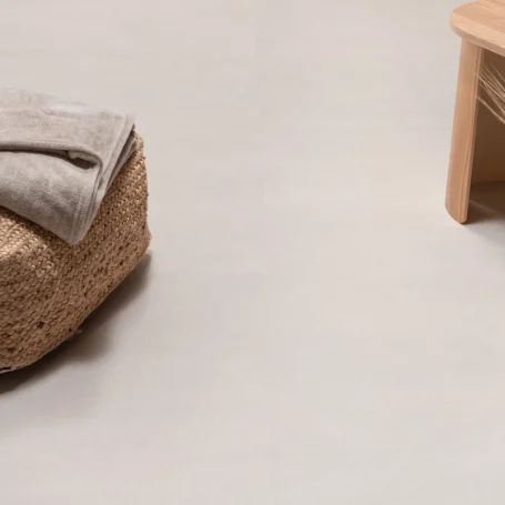 Floer-Tile-Vinyl-Concrete-Look-Sand-ambience-close-up