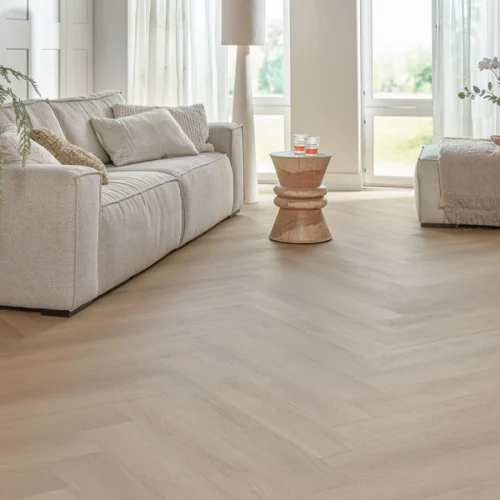 Cleaning a vinyl floor with a steam cleaner: smart or not?